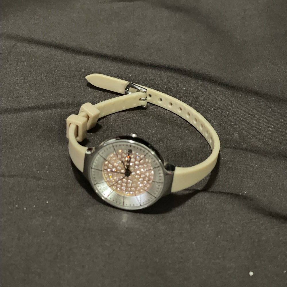 Hoops Watch with Sparkles - Picture 2 of 5